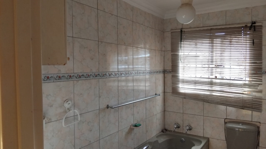 4 Bedroom Property for Sale in Geelhoutpark North West